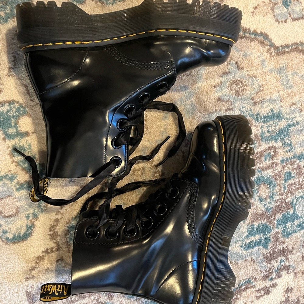 EUC! Doc Martens Patent leather Molly Boot; Size Women’s 10.